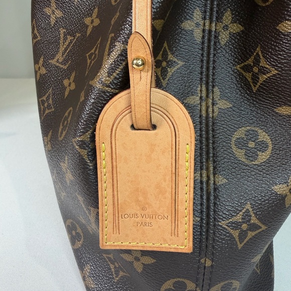 Louis Vuitton Monogram Graceful PM (small one)
Pivoine Interior - Picture 14 of 17
